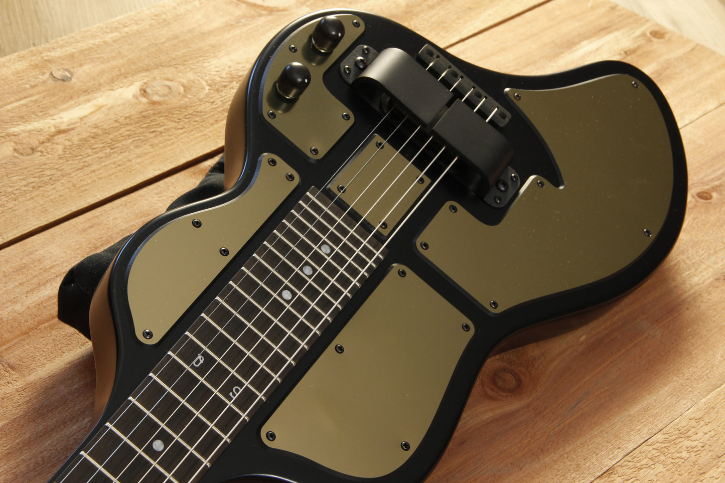 Beard Electro-Liege | Black & Gold